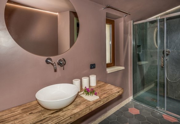 The ensuite bathroom n.1 with shower - Villa Sumac