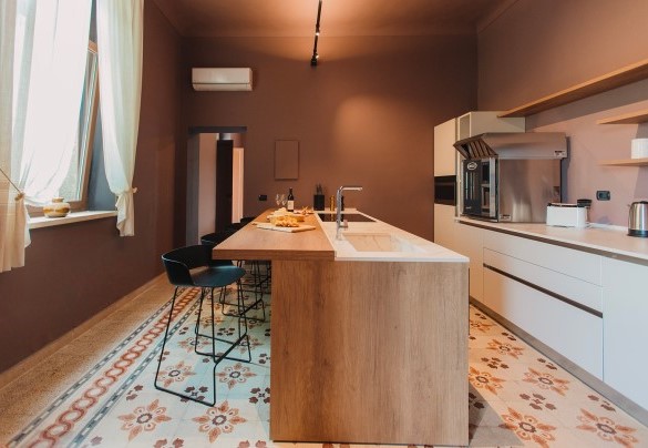 The modern kitchen with counter - Villa Sumac