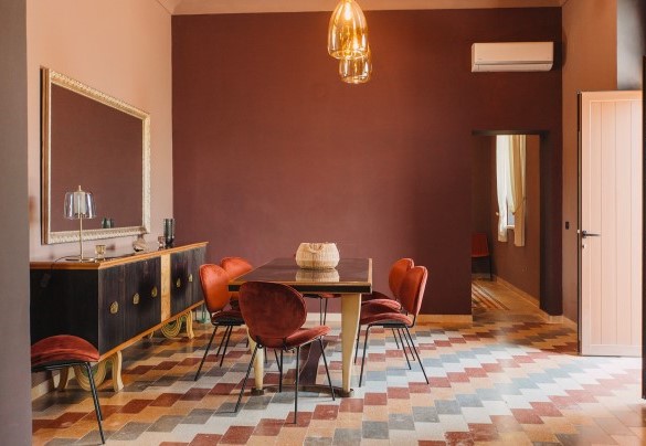 The elegant dining room at the entrance - Villa Sumac