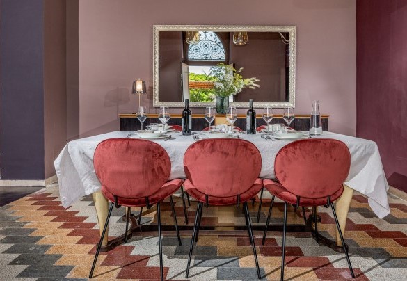The elegant dining room at the entrance - Villa Sumac