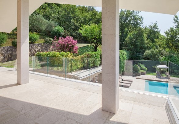View on the pool from the covered terrace - Villa Sybille
