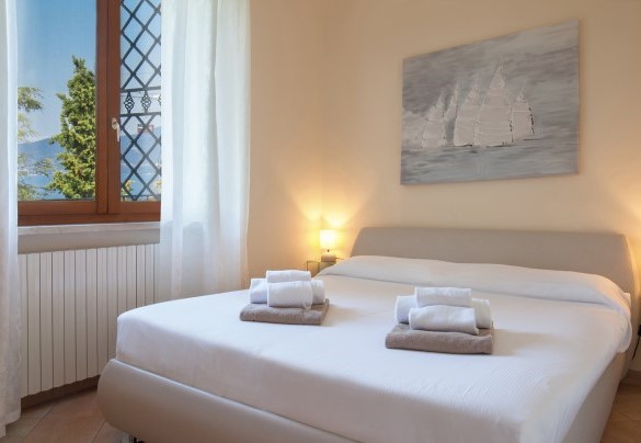Double bedroom (2) downstairs - Villa Sybille