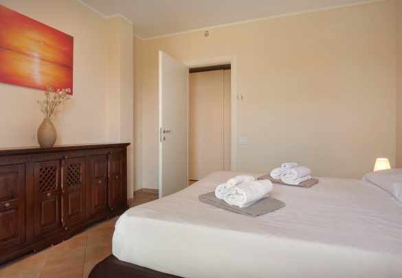 Double bedroom (1) downstairs - Villa Sybille