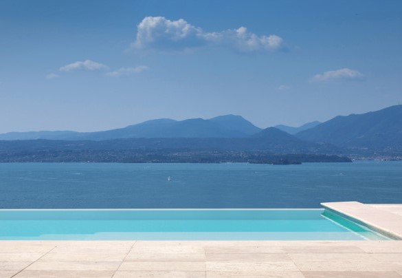 From the pool you can admire this stunning lake view - Villa Sybille