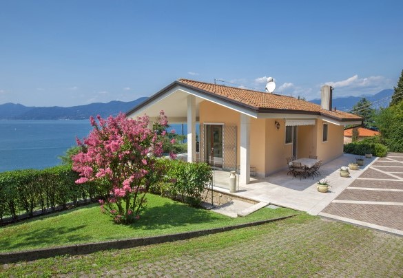 From the entrance downhill you arrive to the parking spot near the villa - Villa Sybille