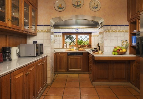 Cucina accanto alla sala da pranzo con uscita indipendente - Villa Sylva