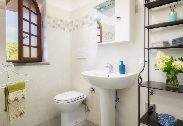Bagno con doccia n.4 en-suite alla camera n.4 in Dependance - Villa Sylva