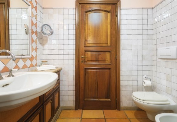 Bagno con doccia n.1 accanto alla cucina - Villa Sylva