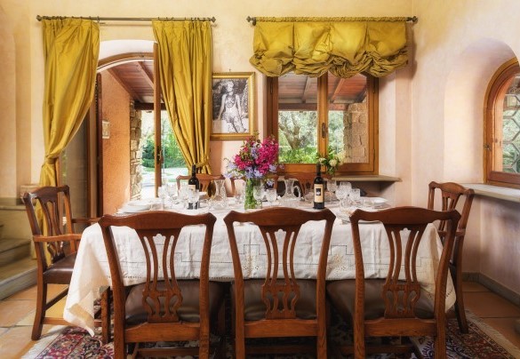 Sala da pranzo tra portico e cucina - Villa Sylva 