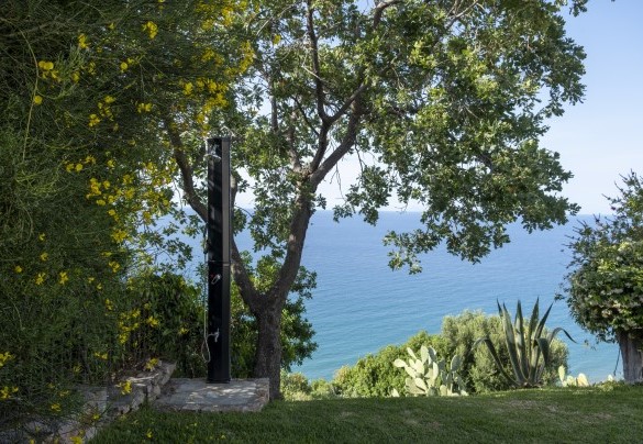 The outdoor shower with a view  - Villa Talia