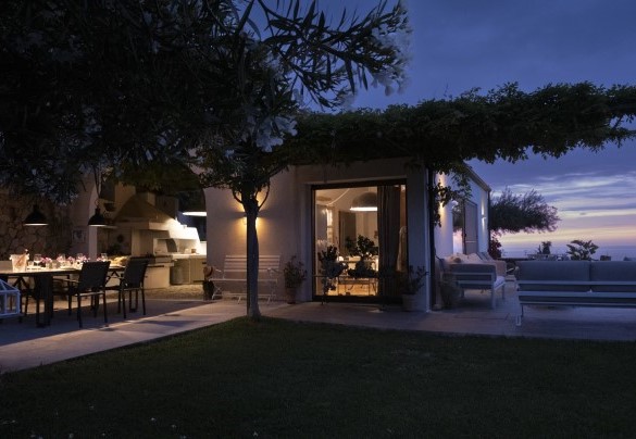 The outdoor at sunset - Villa Talia