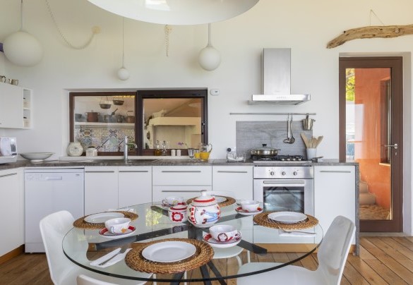 The kitchen - dining area - Villa Talia