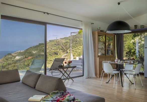 The open-space gives onto the terrace - Villa Talia
