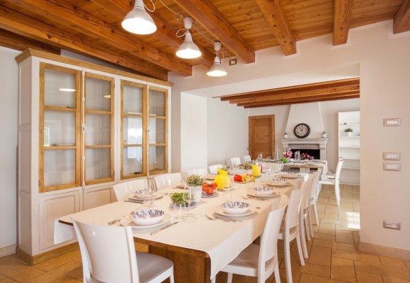 Sala da pranzo al piano terra con accesso sulla terrazza - Villa Tenuta Campetti