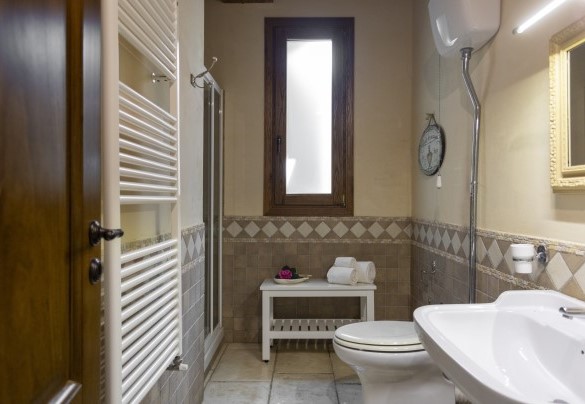  Il bagno n. 3 con doccia - Villa Terra del Sole
