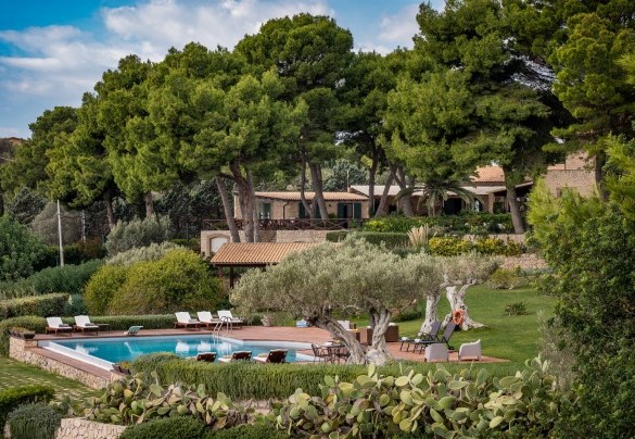  La piscina immersa nel parco - Villa Terra del Sole