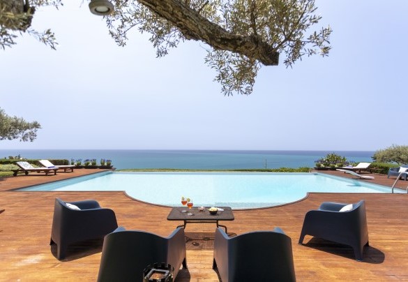 La piscina a sfioro con vista mare - Villa Terra del Sole
