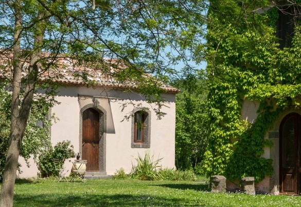 Annex 2 and one of the two entrances to room n. 3 – Villa Terre Normanne