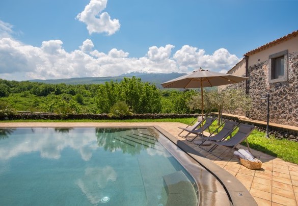 The pool area – Villa Terre Normanne