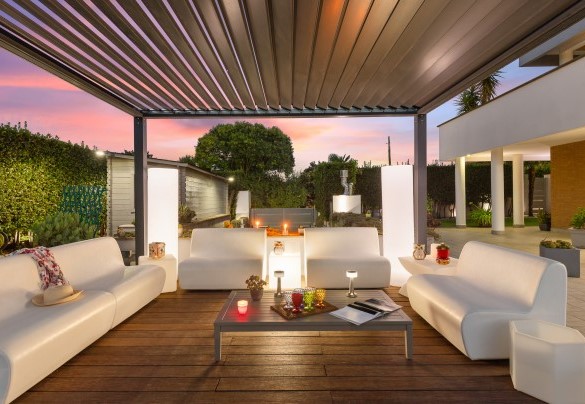 The equipped gazebo surrounded by the sunset lights – Villa Tiberio