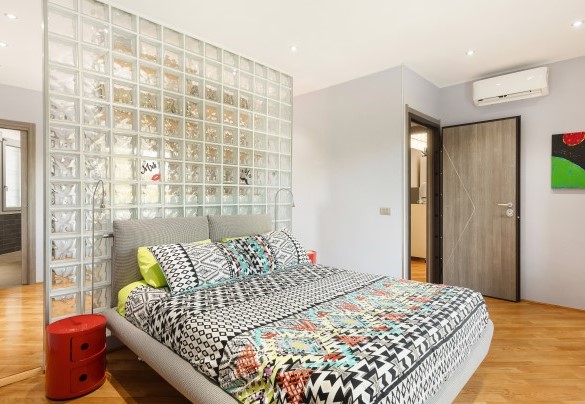 Double bedroom n.1 with wardrobe corner and ensuite bathroom on the first floor – Villa Tiberio
