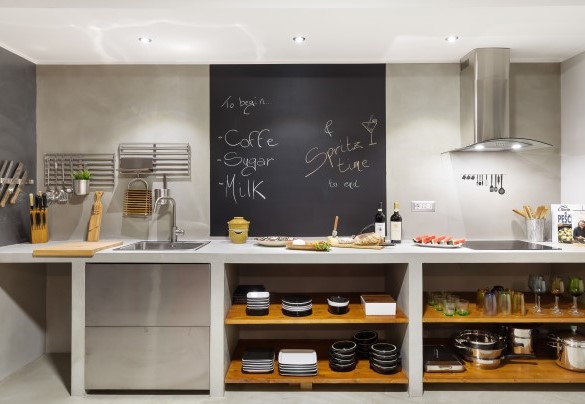 Second kitchen, equipped and furnished with a wood-burning oven in the basement – Villa Tiberio