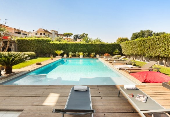 The 6 x 12 m swimming pool has a min. depth of 1.20 m and a max. of 2.40 – Villa Tiberio