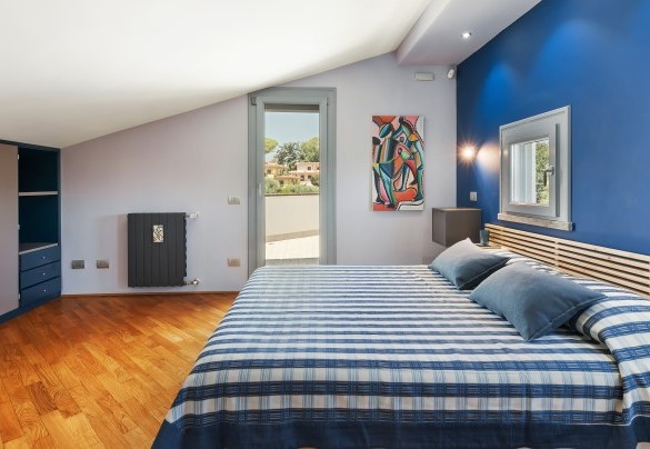 Double bedroom n.2 with access to the terrace on the second floor – Villa Tiberio