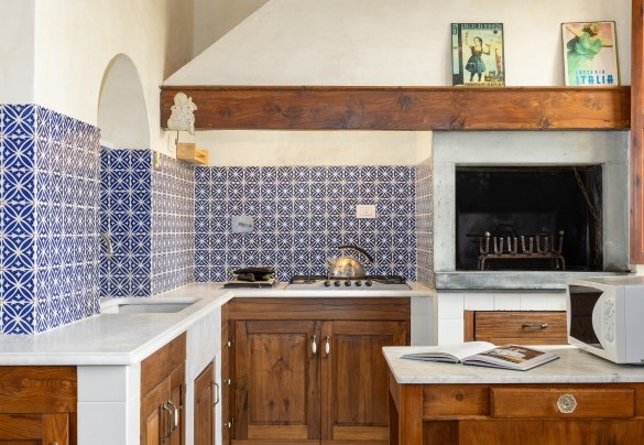  Kitchen with dining area closed to the living room on ground floor - Villa Treggiaia