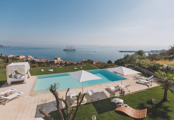 solarium and pool - Villa Triscele