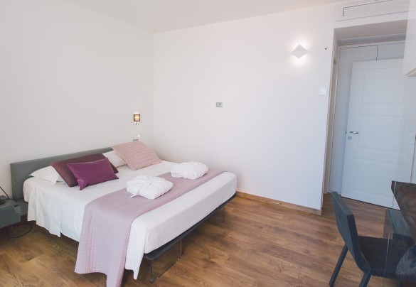 second double room with bathroom en suite at first floor - Villa Triscele