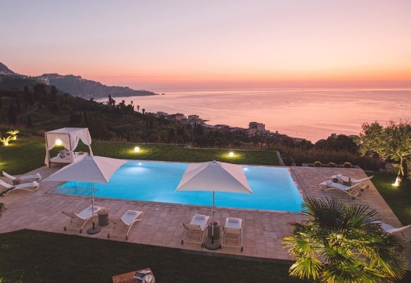 Sunrise on the sea - Villa Triscele