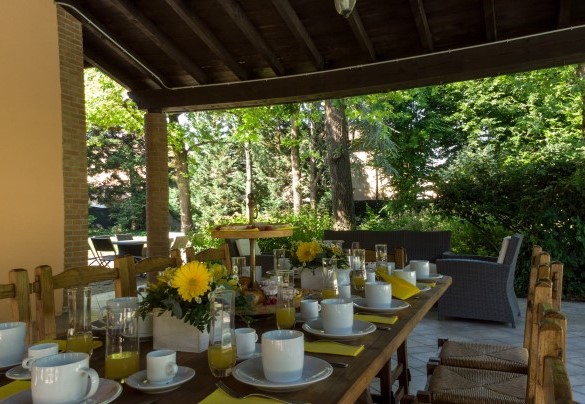 La zona pranzo esterna  - Villa Valchero