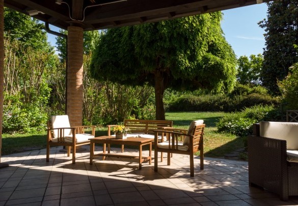 Il portico in legno - Villa Valchero 