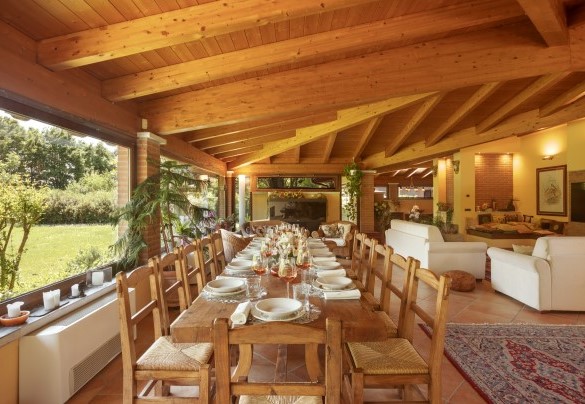 La zona pranzo - Villa Valchero