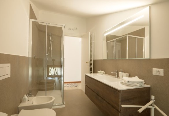 Bagno en suite con doccia n. 6 - Villa Valchero