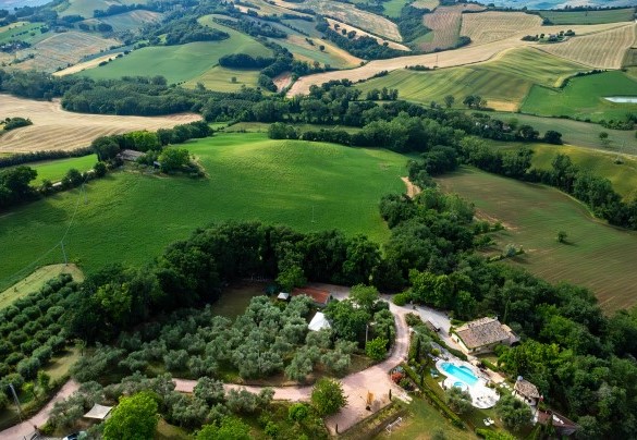 The property is surrounded by a lush park, ideal for relaxation and leisure – Villa Valgiorgia