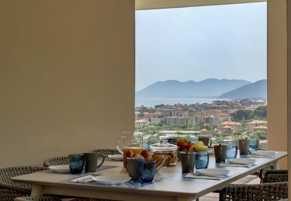 Iniziare la giornata con una colazione sulla terrazza - Villa Veretium