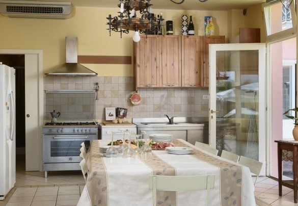  Kitchen on the ground floor in the annex - Villa Vittoria D'Anghiari