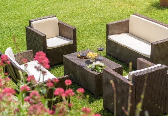 At the back of the house are the outdoor areas near the swimming pool - Villa Vittoria D'Anghiari