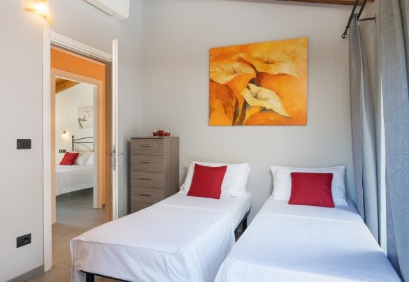 The third room is a double room with joinable beds and is .......... - Villa Vittorio