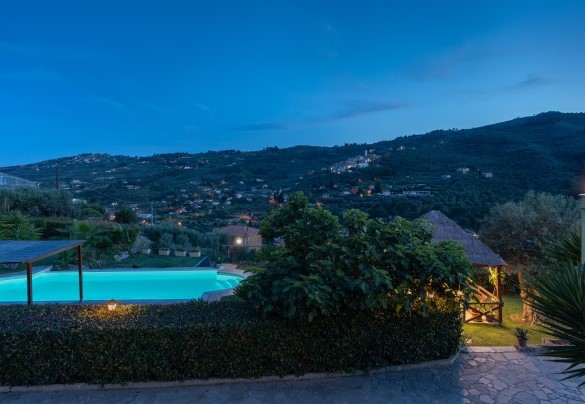 And everything lights up, even the pool - Villa Vittorio