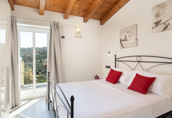 ......... communicating with the large panoramic terrace - Villa Vittorio