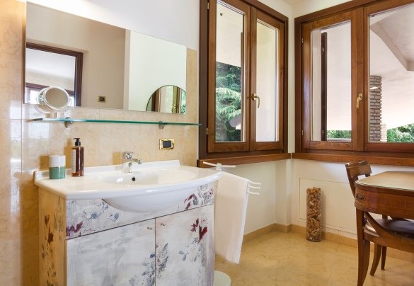 Guest bathroom on the ground floor - Villa Viù