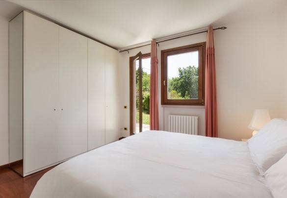 Double bedroom no.3 on the lower level - Villa Viù