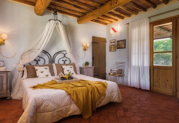 Master room con letto matrimoniale con bagno en suite e due accessi sull' esterno - Villa Zaca