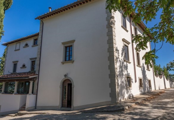 Il maestoso fronte della villa - Villalta