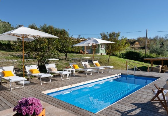 The pool measures 6 x 3 meters and has a constant depth of 1.2m - Villino Ariachiara