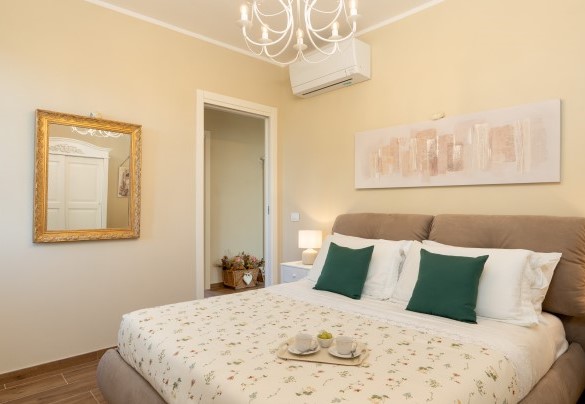 Double bedroom no.2 on the first floor - Villino Ariachiara