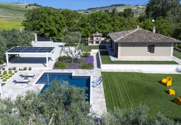 Villa for rent with exclusive swimming pool in the Marche countryside a few kilometers from Fermo and Porto S. Giorgio - Villino Le Moie